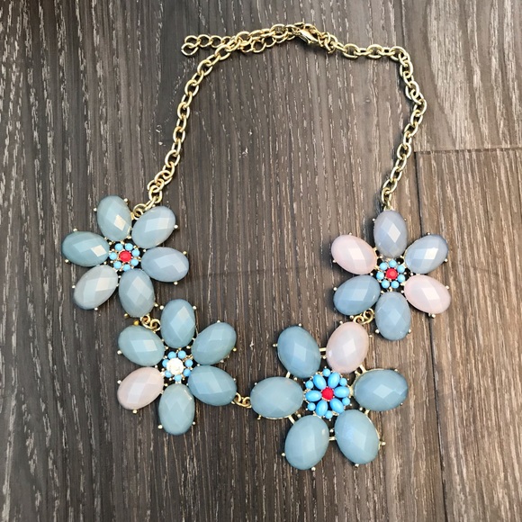 Blue flower statement necklace - Picture 2 of 5